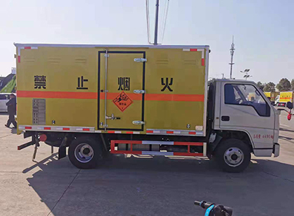 井研爆破器材运输车